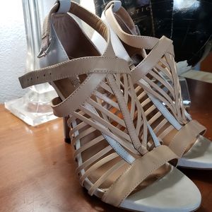 CALVIN KLEIN SANDELS Size 9 - 4.5 HEELS WITH A FEW FLAWS